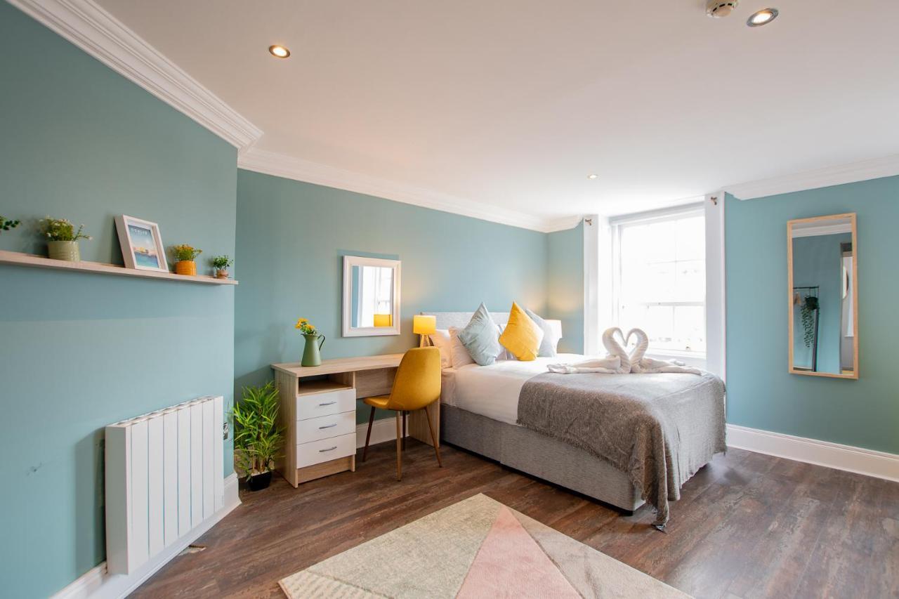 The Yellow Door By Shortstays Ferienhaus *