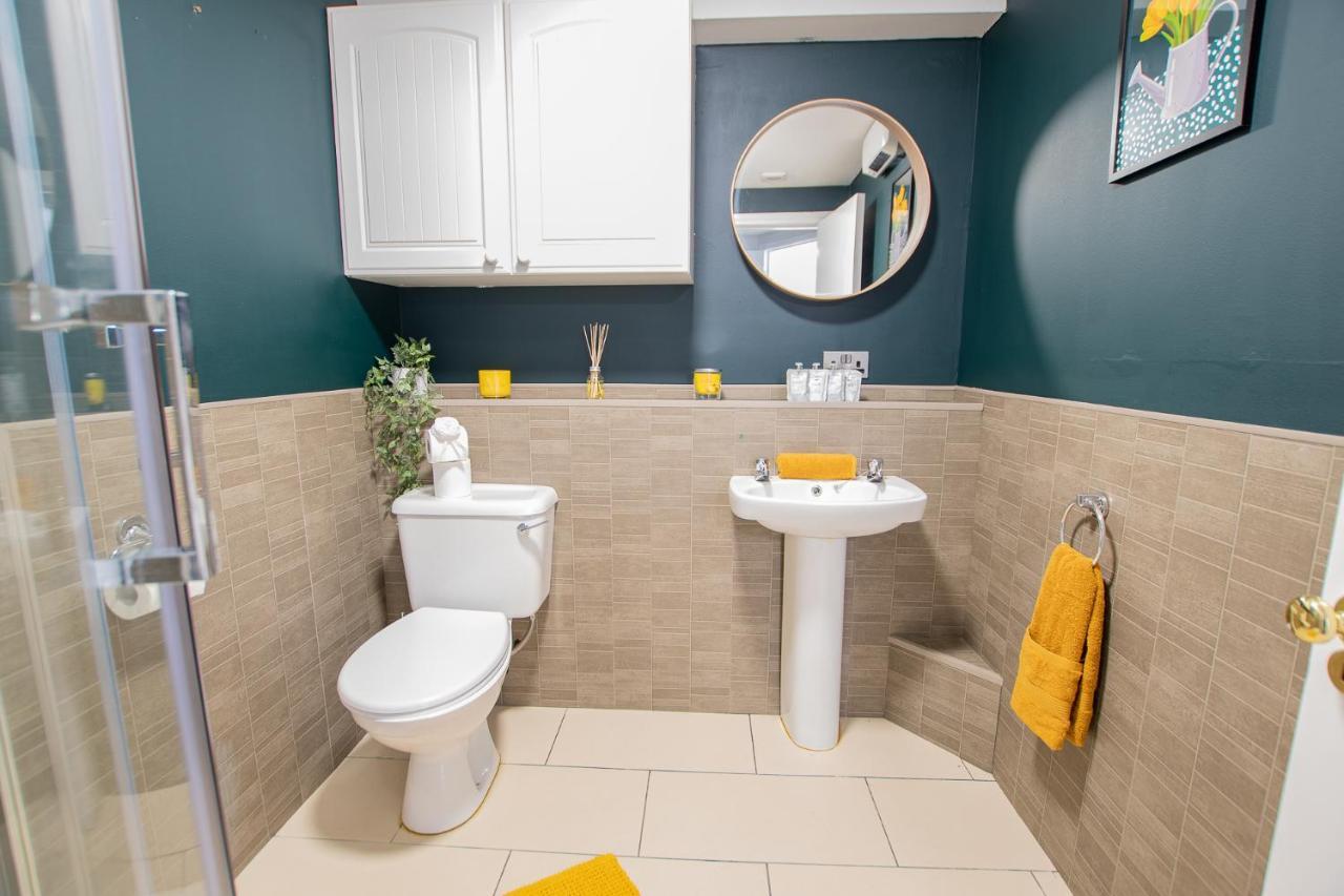 The Yellow Door By Shortstays Ferienhaus *