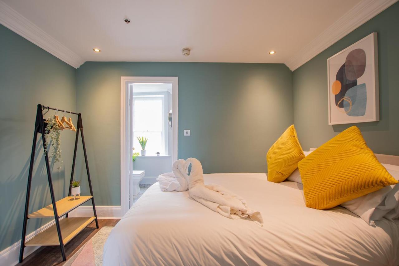 Ferienhaus The Yellow Door By Shortstays